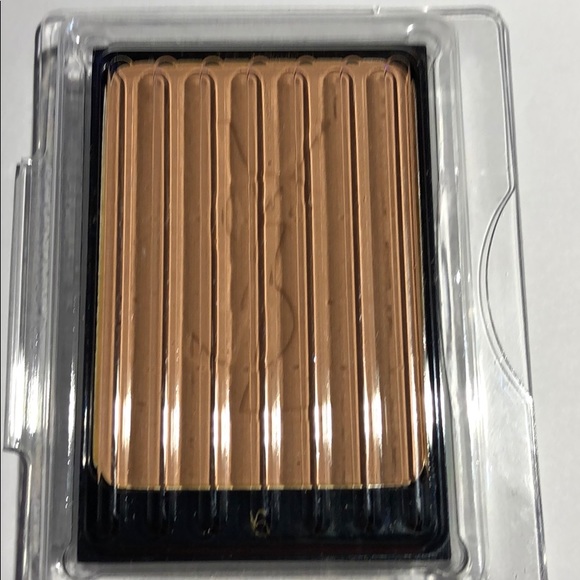 YVES SAINT LAURENT POWDER RADIANCE - Picture 3 of 4